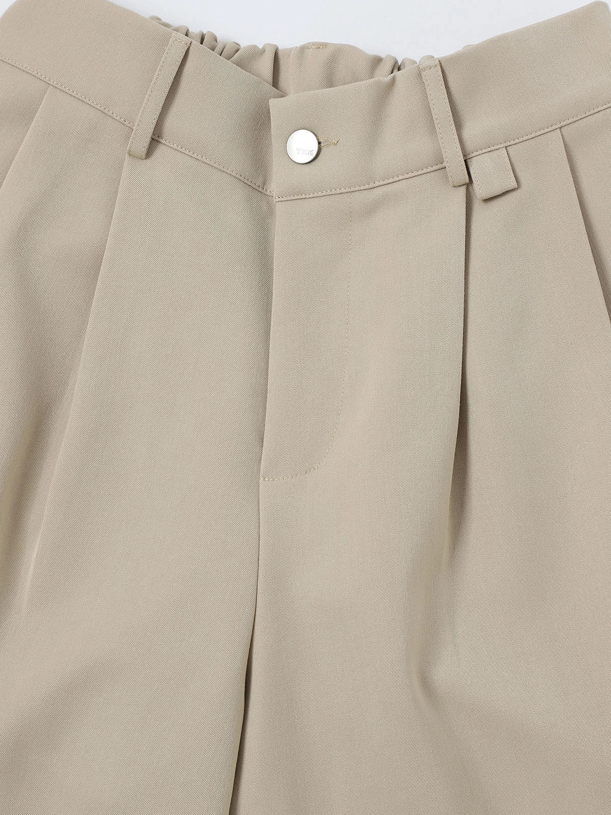 LOOSE FIT PLEATED 'SAND' SHORTS