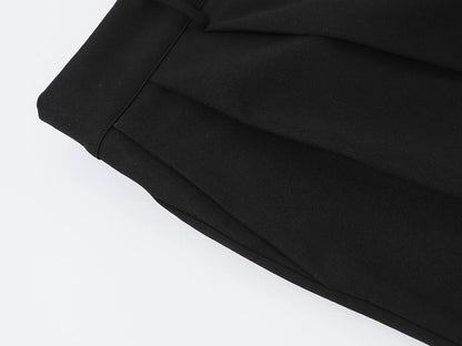 LOOSE FIT PLEATED 'BLACK' SHORTS